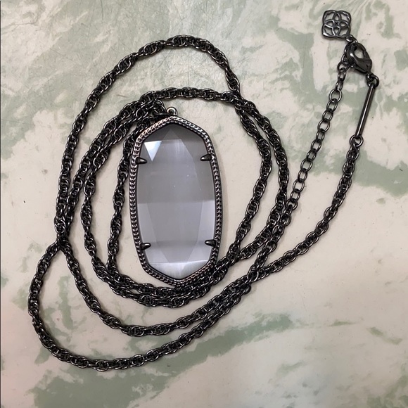 Kendra Scott gray illusion necklace
